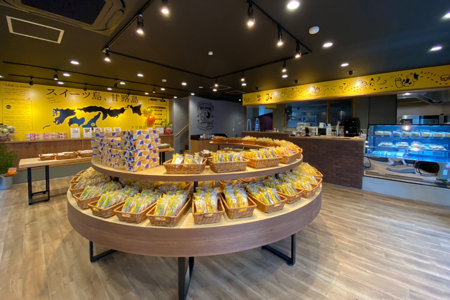 淡路島ばぁむ工房maaru factoryの店内